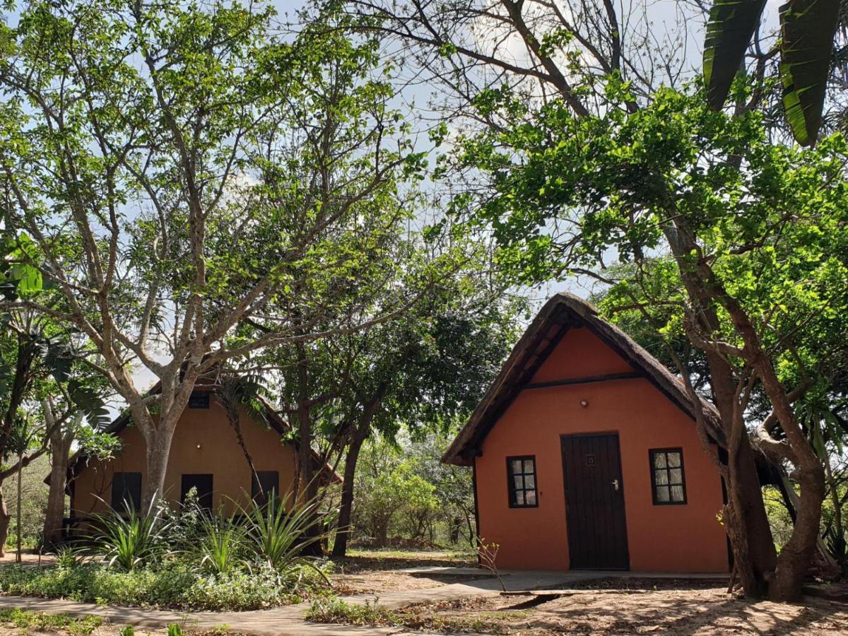 Pumusa Bushcamp Глуглуве Екстер'єр фото